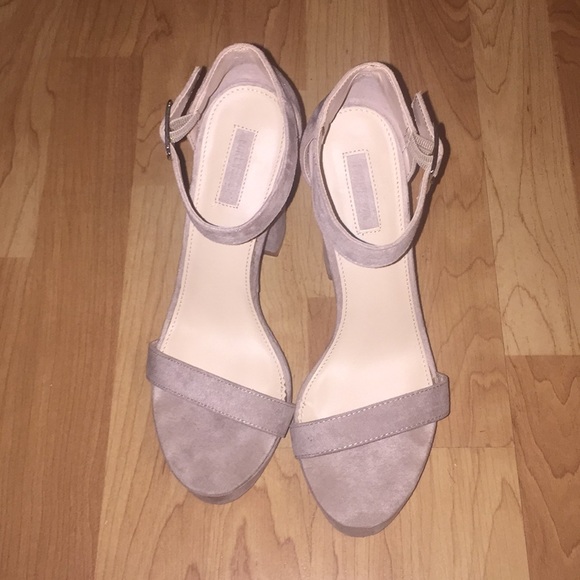 Never worn! - Picture 3 of 3